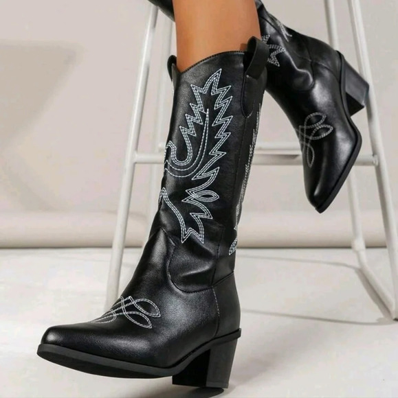 Women's Western Embroidered Vintage Boots With Block Heel, Mid Calf, V-Cut - Picture 1 of 7